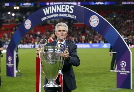 终扮演着举 终扮演着举